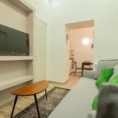 Apartment Downtown Flat In Budapest, Mona *