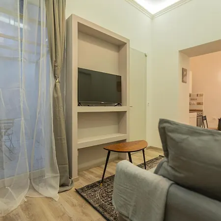 Downtown Flat In Budapest, Mona