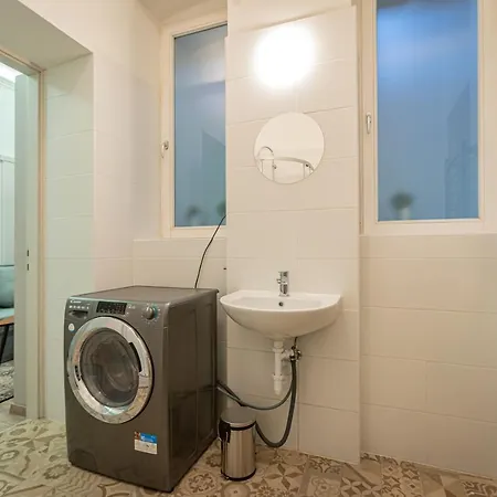 Downtown Flat In Budapest, Mona Apartment Budapest