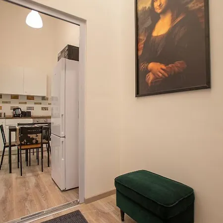 Apartment Downtown Flat In Budapest, Mona *