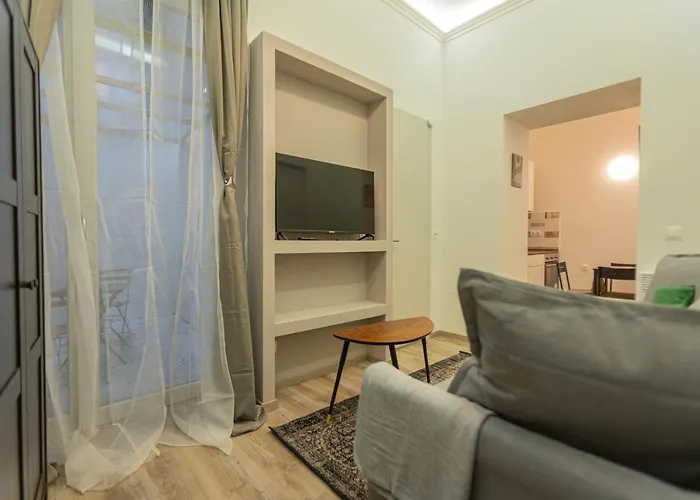 Downtown Flat In Budapest, Mona