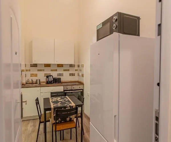 Downtown Flat In Budapest, Mona *