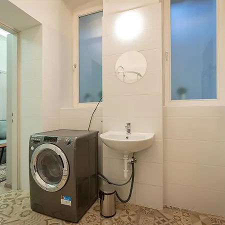 Downtown Flat In Budapest, Mona Apartamento Budapeste